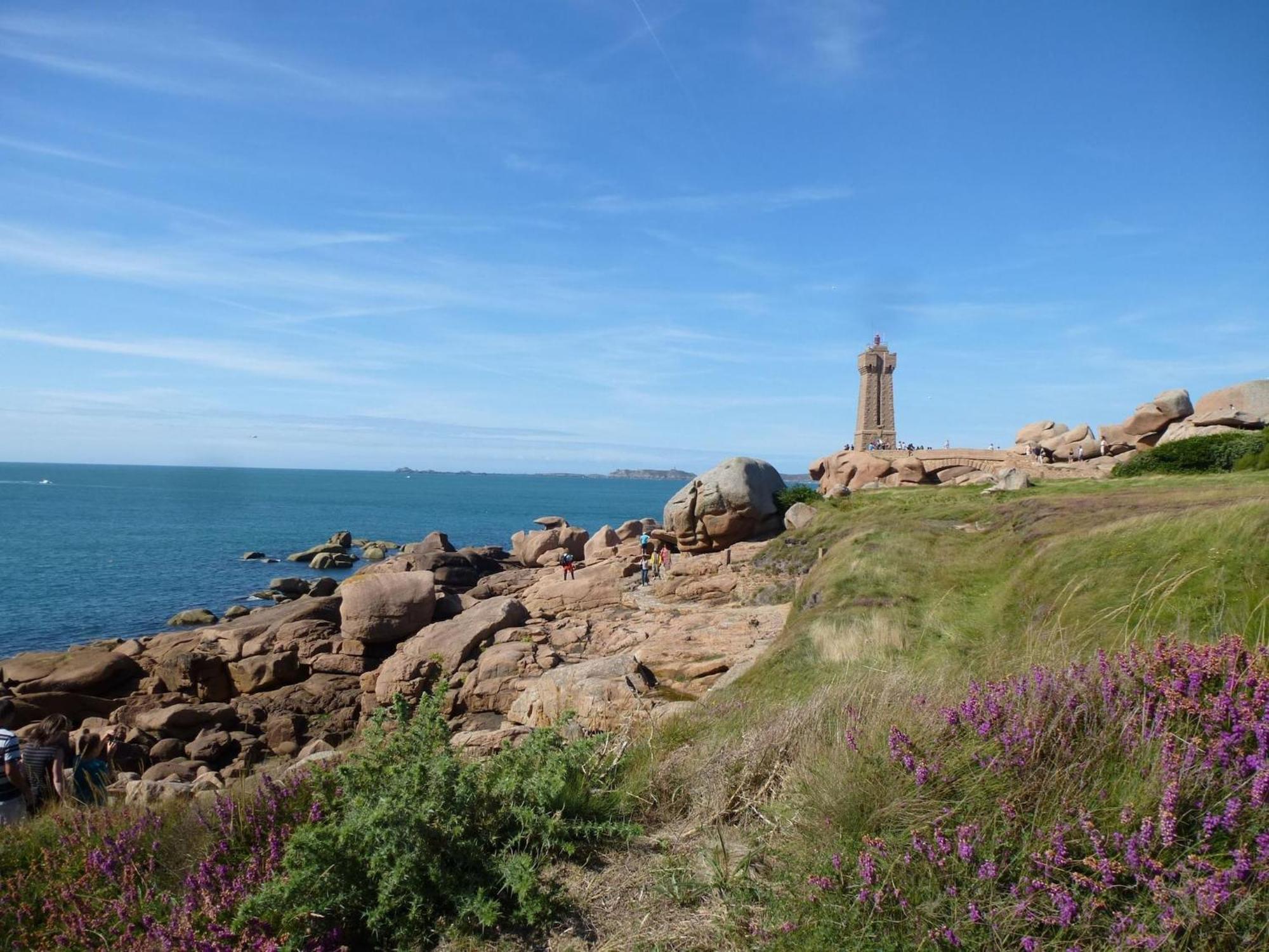 Holiday Home In A Quiet Location Near The Coast Pleumeur-Bodou Exteriör bild