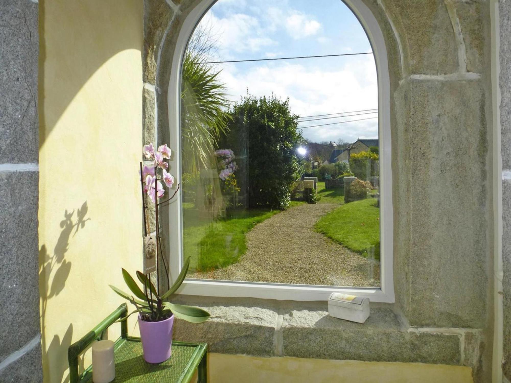 Holiday Home In A Quiet Location Near The Coast Pleumeur-Bodou Exteriör bild