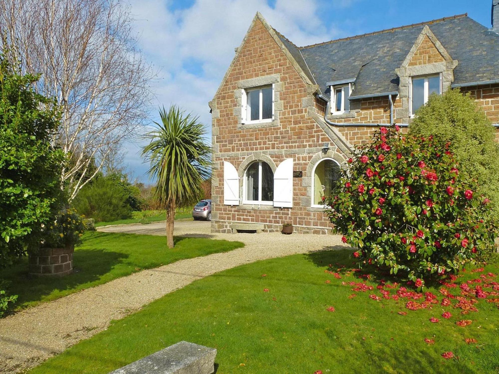 Holiday Home In A Quiet Location Near The Coast Pleumeur-Bodou Exteriör bild